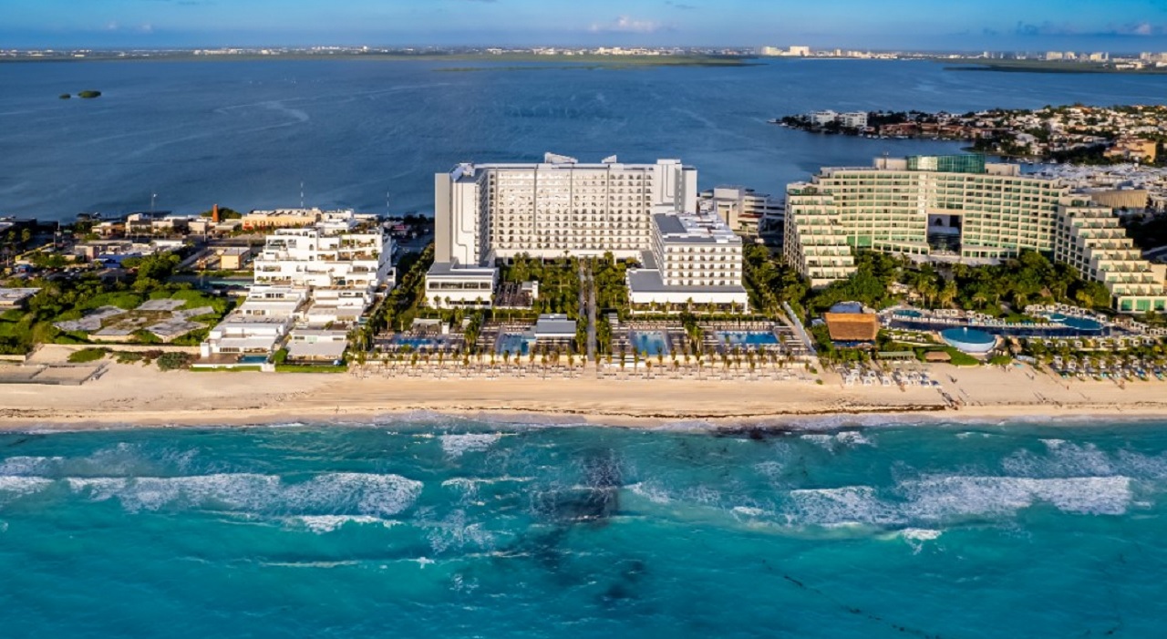 Thumbnail voor RIU Hotels & Resorts viert 25ste verjaardag in Mexico en opent nieuw hotel in Cancun