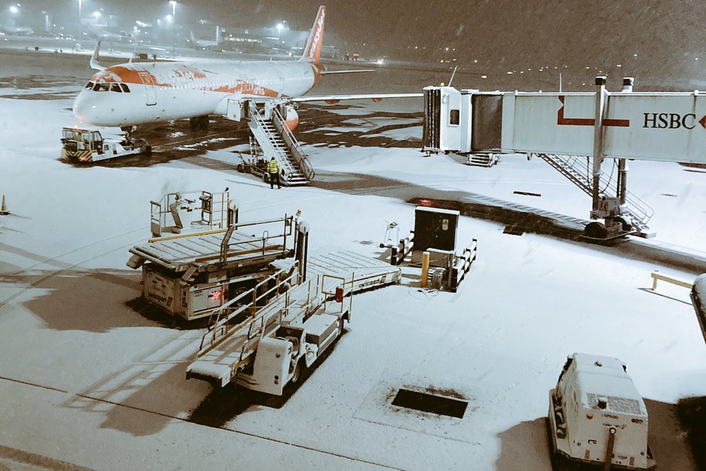 Thumbnail voor Nederlandse vluchten naar Londen geannuleerd wegens winterweer