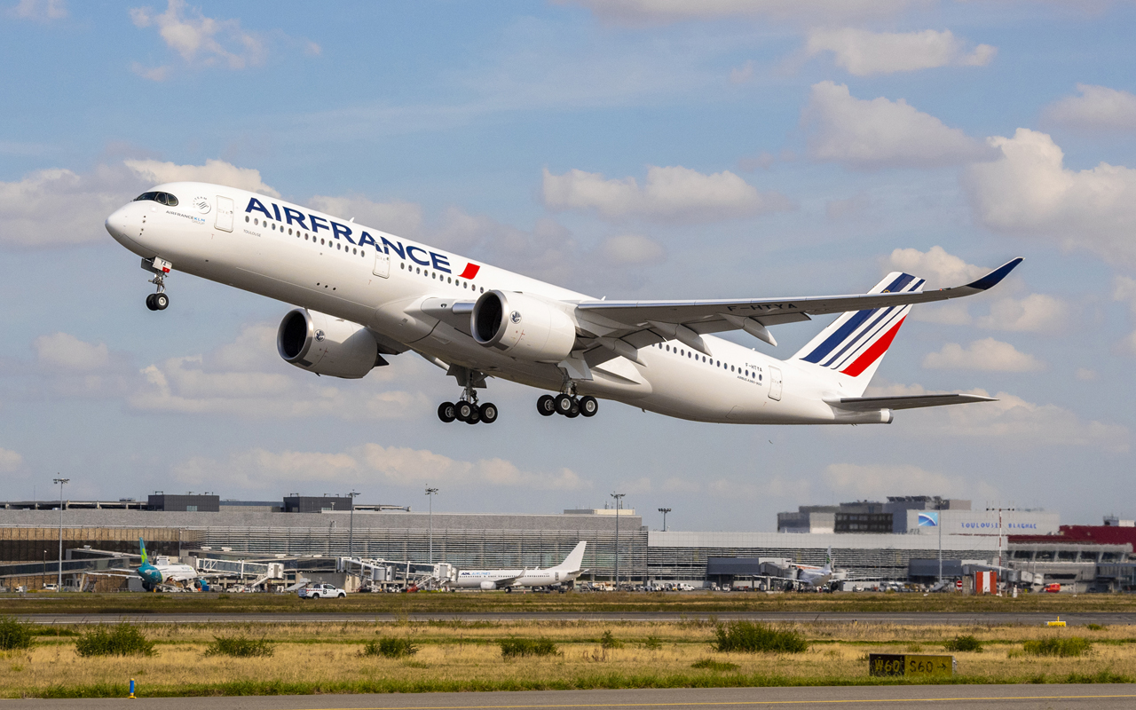 Thumbnail voor Vakbonden dreigen met staking bij Air France rond feestdagen