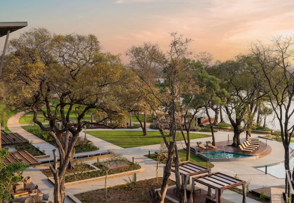 Thumbnail voor Radisson Hotel Group opent eerste resort in natuurrijk Zambia