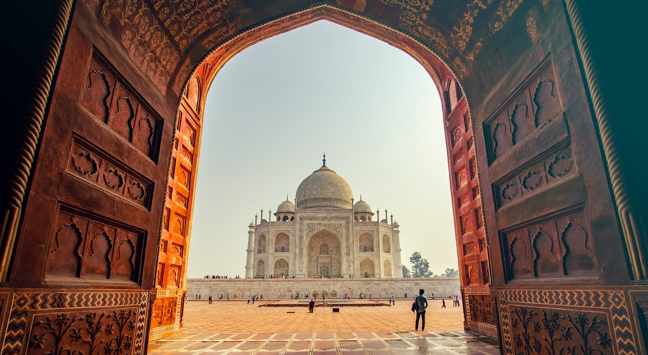 Thumbnail voor India versoepelt coronamaatregelen voor alle internationale reizigers
