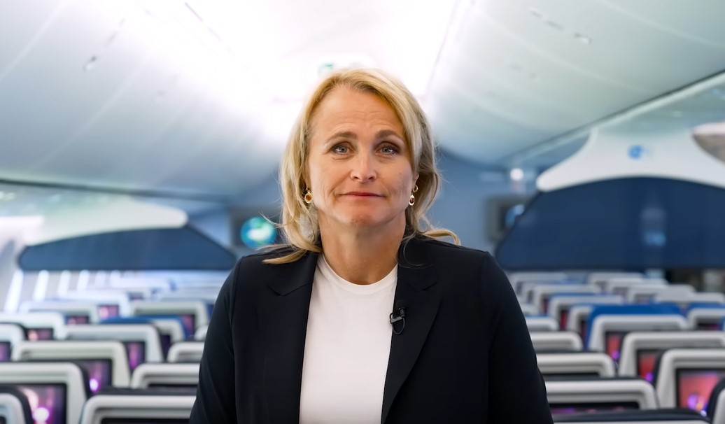 Thumbnail voor KLM-topvrouw Marjan Rintel biedt reizigers excuses aan: ‘het moet beter’