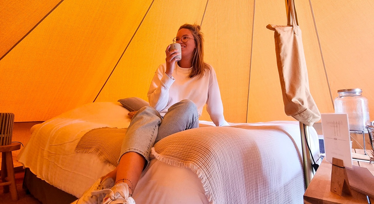 Thumbnail voor Chantal Roskam over ‘One Night Stay’: Lezers inspireren om avontuur dichter bij huis te zoeken
