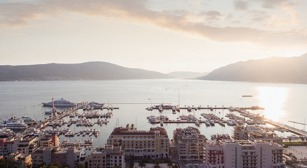 Thumbnail voor Porto Montenegro, een bekroonde jachthaven en bruisend vakantieparadijs met ambitieuze groeiplannen