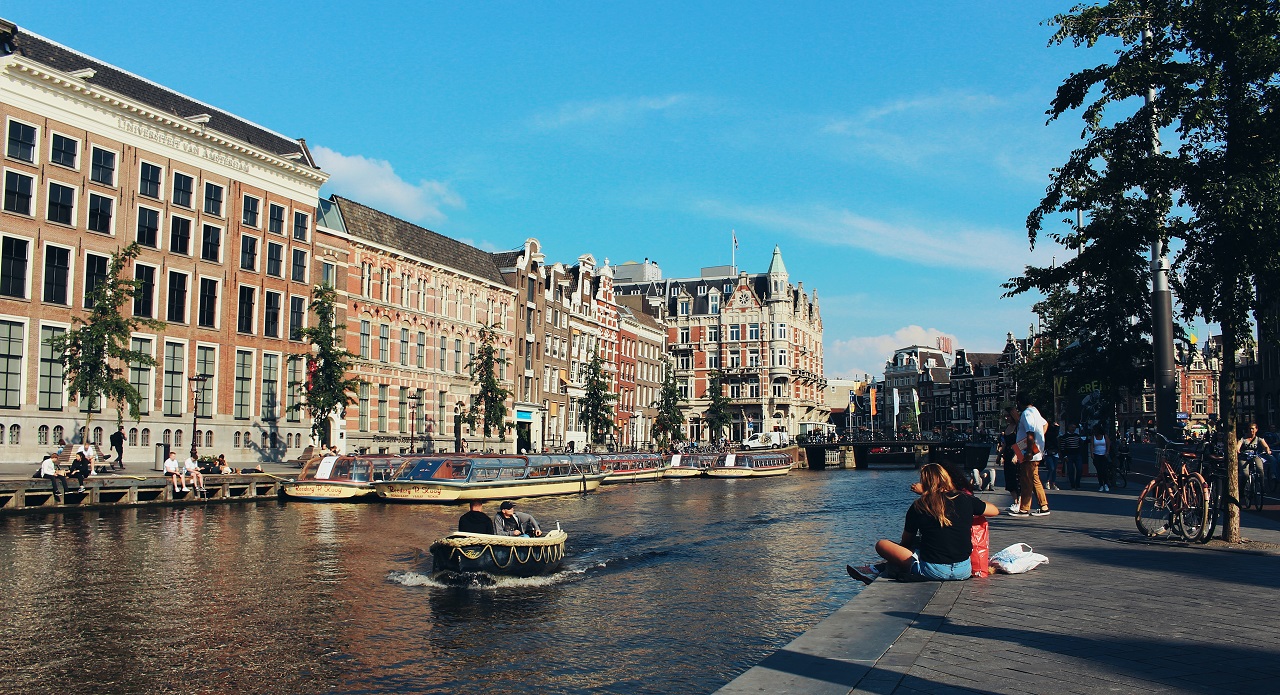 Thumbnail voor Aantal buitenlandse toeristen stijgt amper, Nederlandse toeristen compenseren een deel