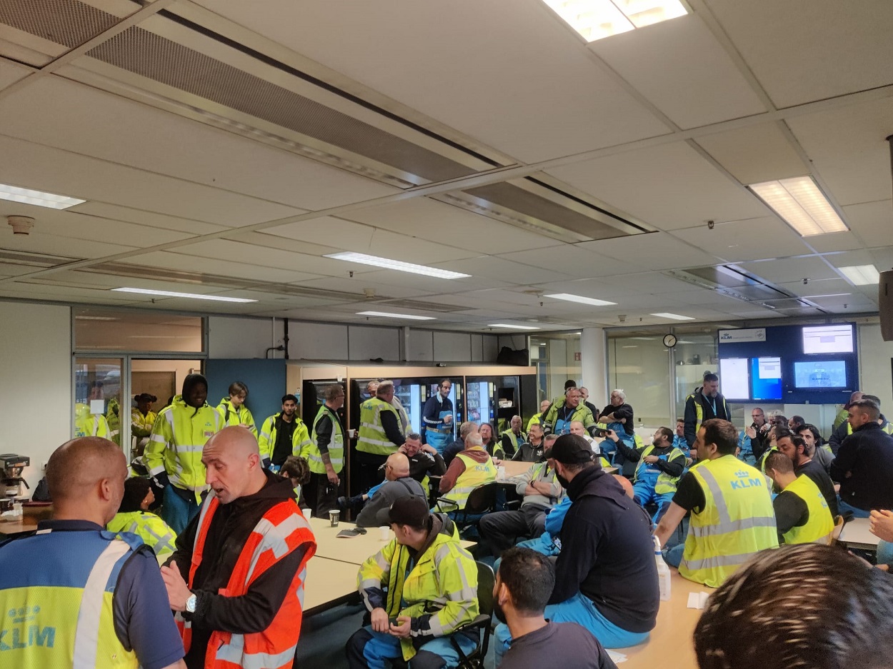 Thumbnail voor Wilde staking uitgebroken bij KLM-grondpersoneel