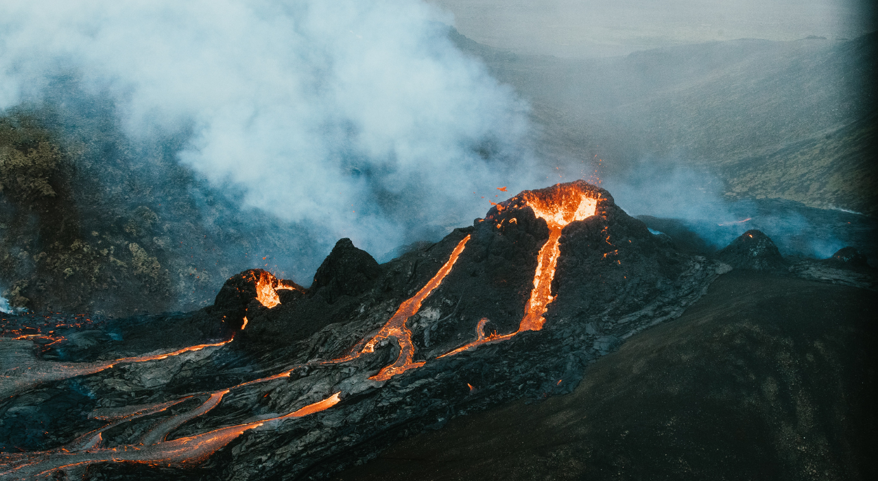 Thumbnail voor IJslandse vulkaanuitbarsting lijkt af te nemen, vliegverkeer ondervindt geen hinder