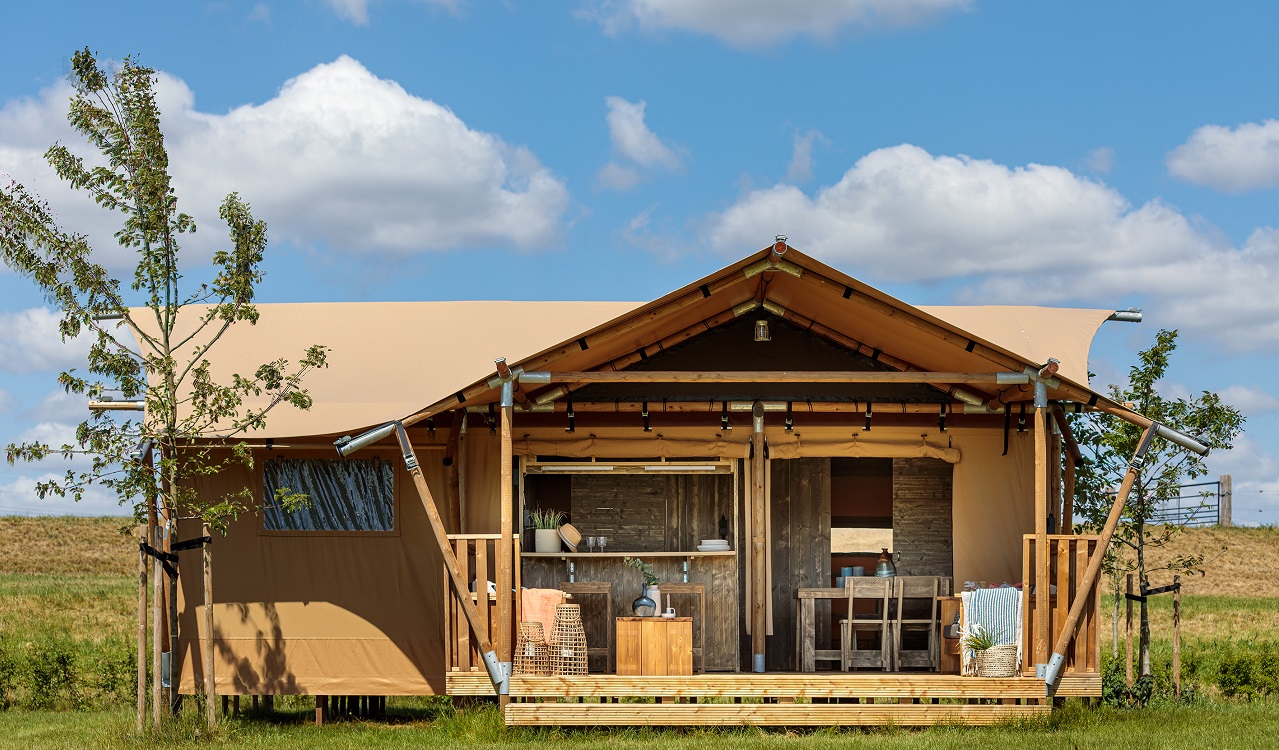 Thumbnail voor Kamperen in luxe safaritenten: Het buitenleven op Landal Gooise Heide start vanaf 30 juli