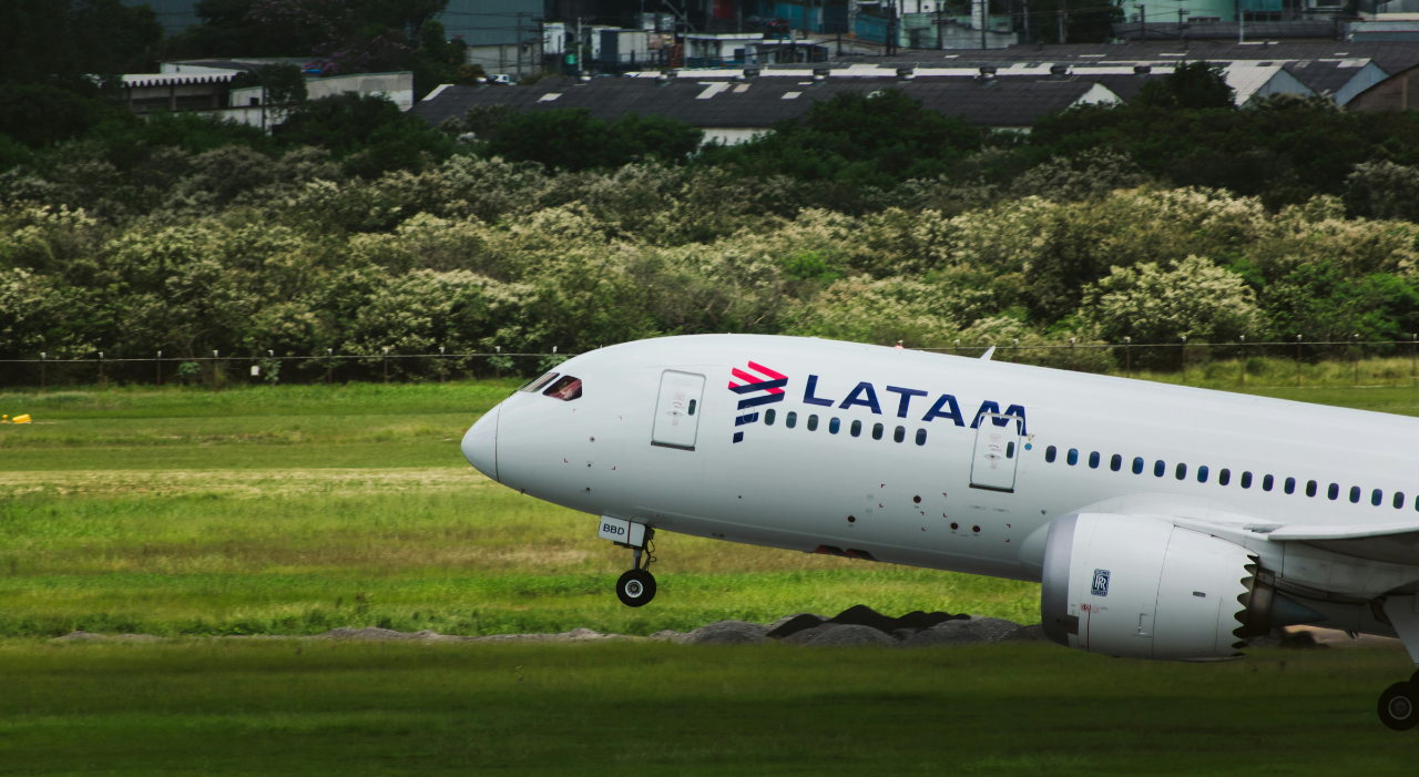 Thumbnail voor Vijftig gewonden door ‘technisch probleem’ van Boeing 787 LATAM
