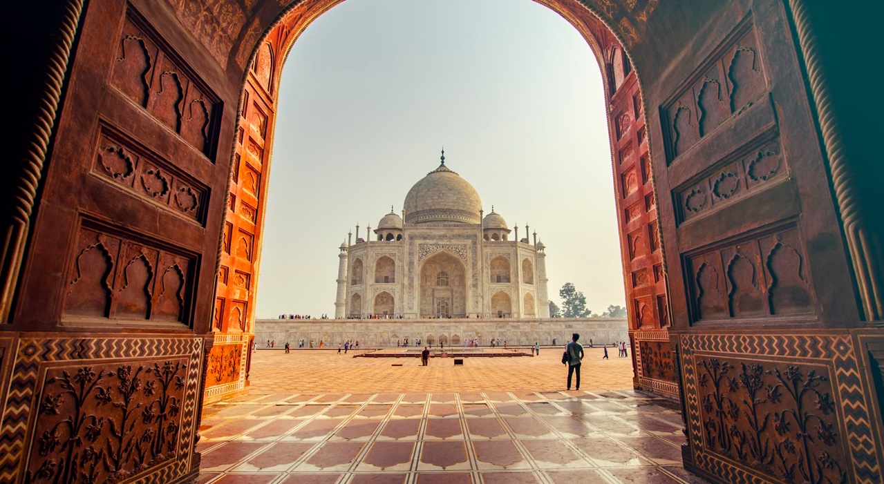 Thumbnail voor Untamed Travelling kondigt studiereizen aan naar India en Zambia