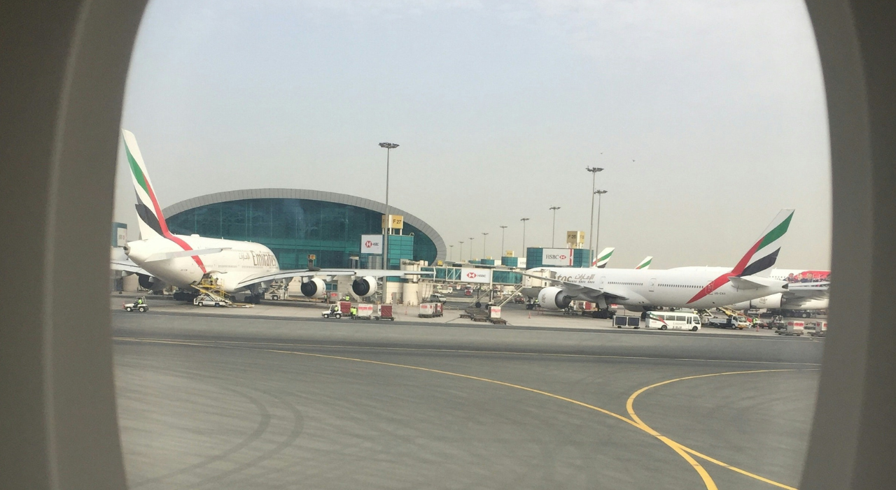 Thumbnail voor Na meer dan 1200 vluchtannuleringen komt vliegverkeer Dubai weer op gang