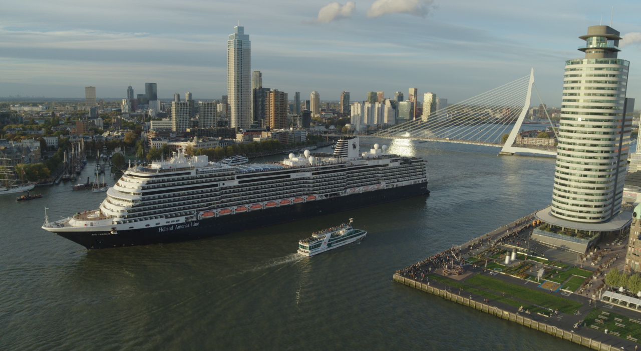 Thumbnail voor Holland America Line begint test met hernieuwbare brandstoffen op vlaggenschip