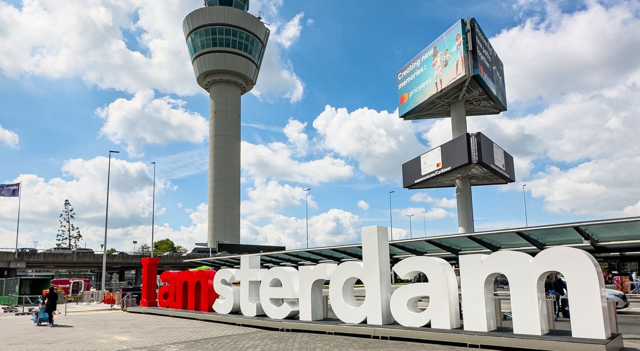 Thumbnail voor Beroemde en controversiële I Amsterdam-letters weer terug op Schiphol