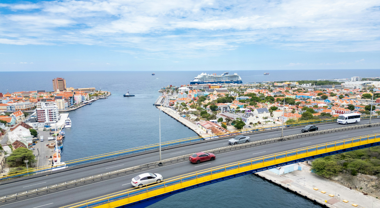 Thumbnail voor KLM Curaçao Marathon helemaal uitverkocht: 2550 mensen uit 38 landen aan de start