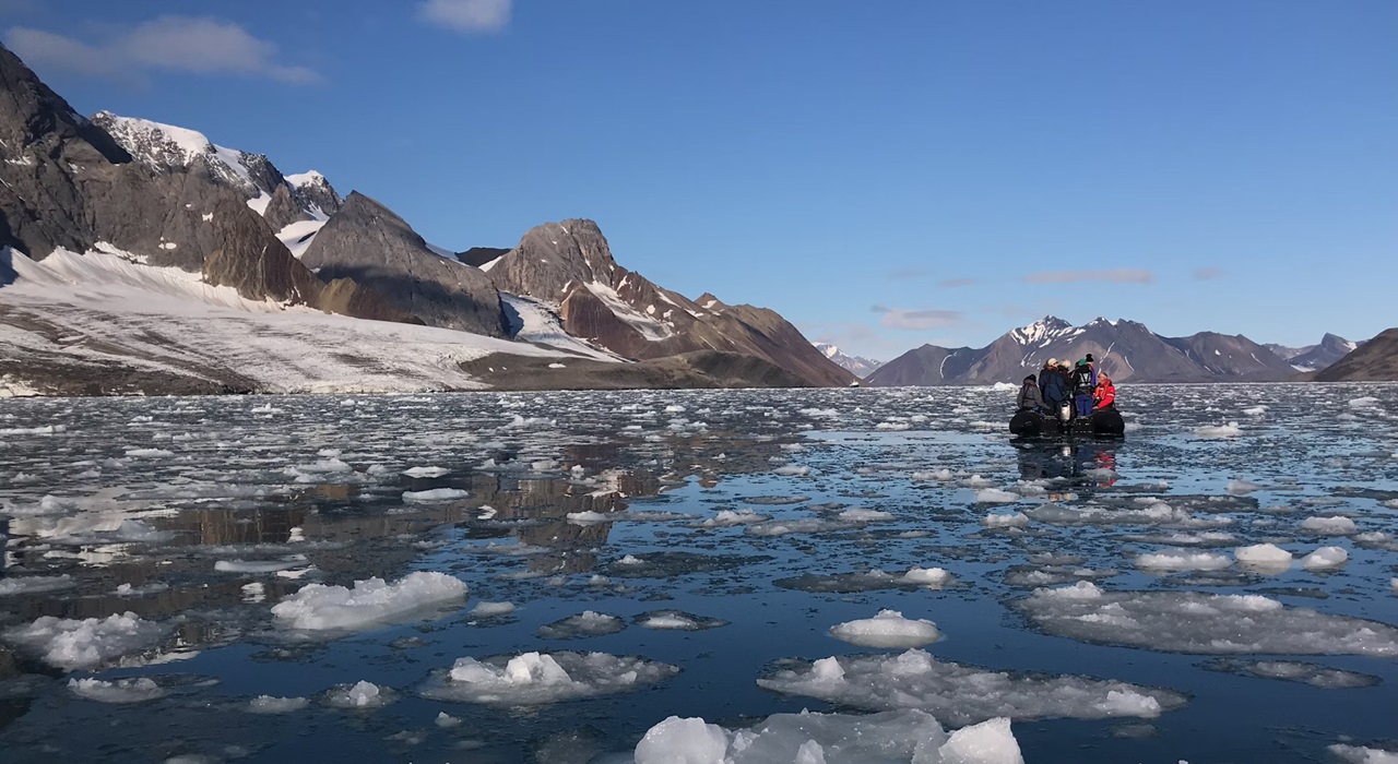 Thumbnail voor Spitsbergen warmt sneller op dan andere plekken