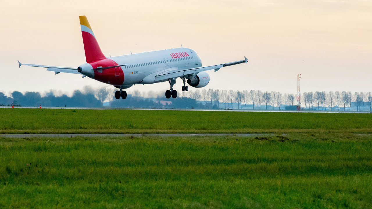 Thumbnail voor Meer passagiers reisden via Schiphol in juli, met als populairste bestemming Spanje