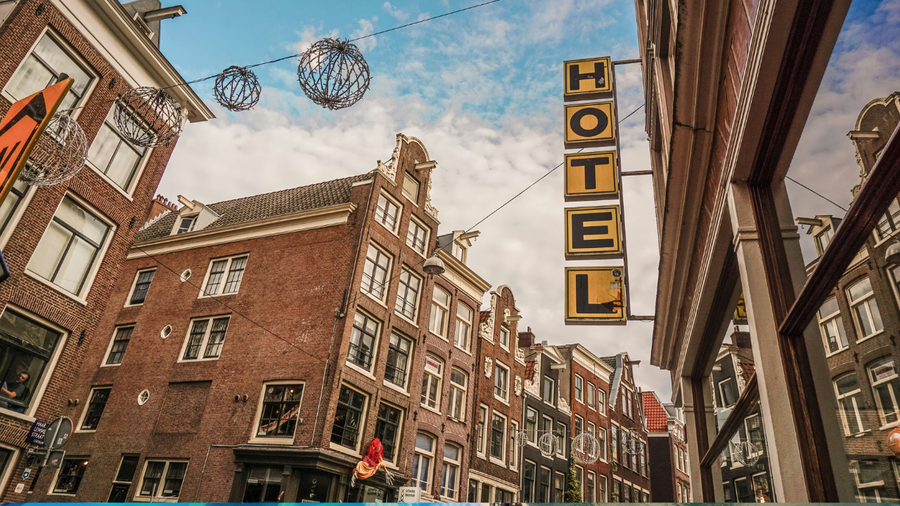 Thumbnail voor Hotels verduurzamen te weinig